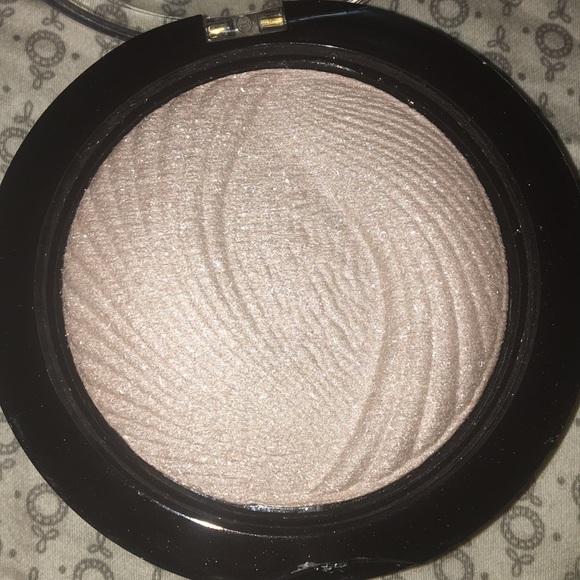 Revolution Baked Highlighter Bundle - Picture 4 of 7